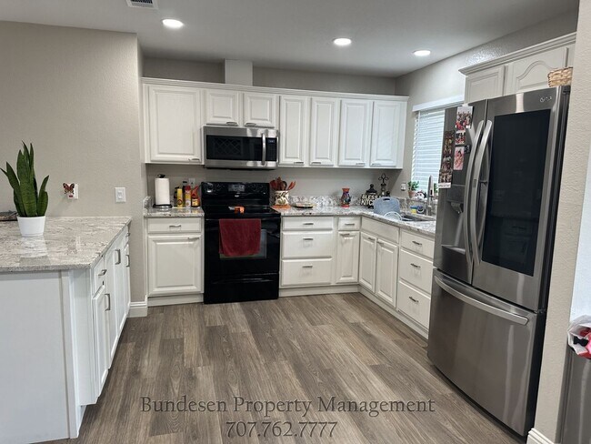 Building Photo - Open House July 5, 2026 11:00-1:00