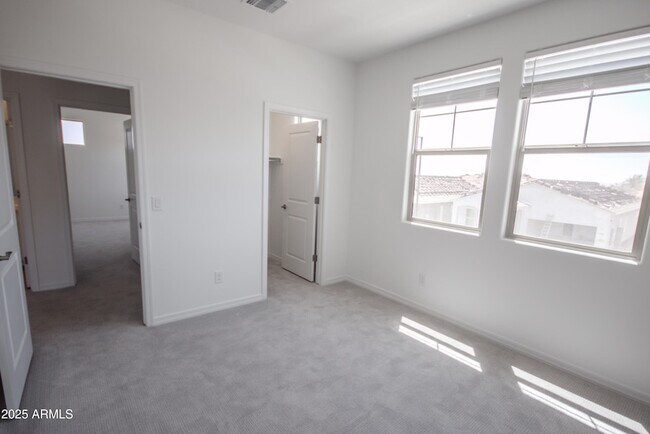 Building Photo - 21326 W Roanoke Ave