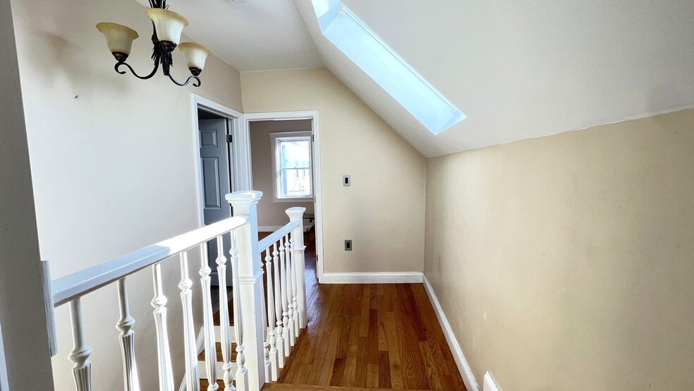 Building Photo - 254 Broadway