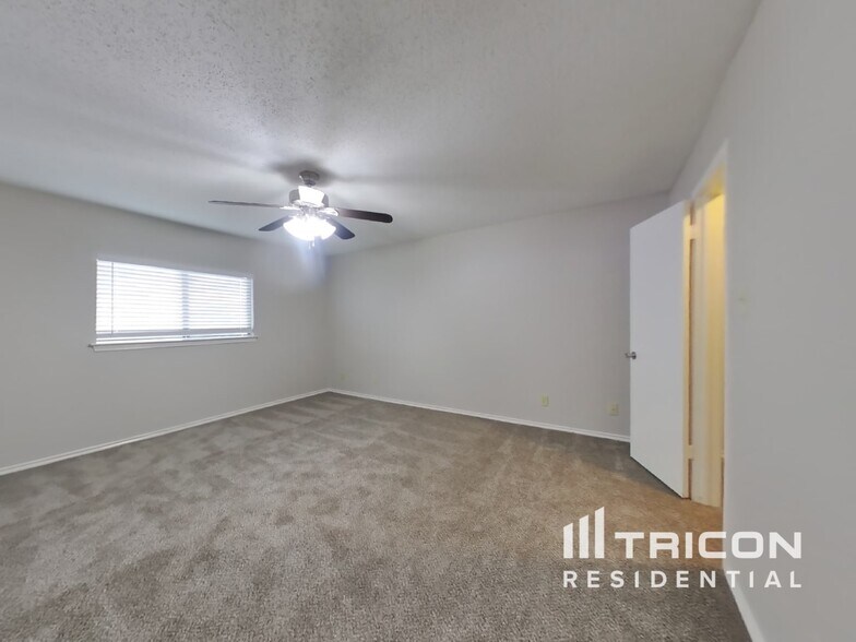 Building Photo - 8130 Ocean Meadow Dr