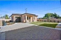 Building Photo - 5042Kauf