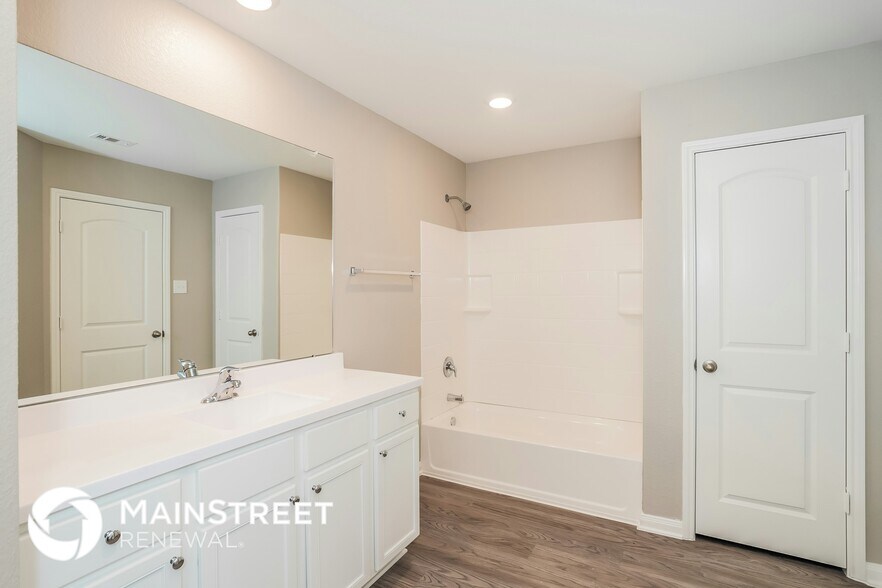 Building Photo - 26123 Hals Dr