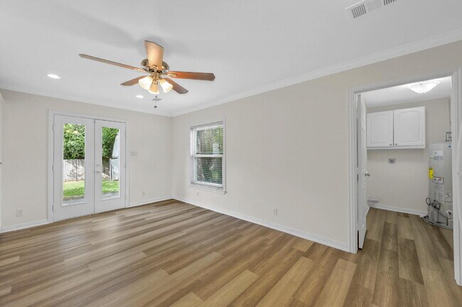 Building Photo - 1321 Casa Vale Dr