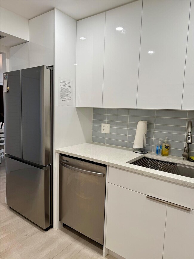 Building Photo - 101 Briny Ave