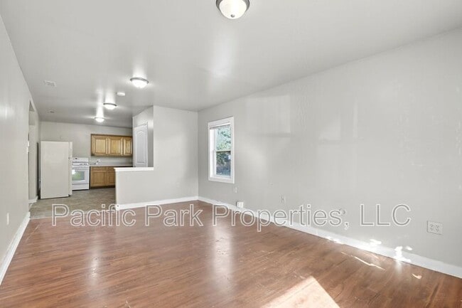 Building Photo - 502 S Holmes Ave