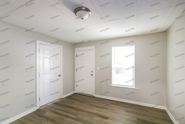 Building Photo - 2729 Ruberg Ave