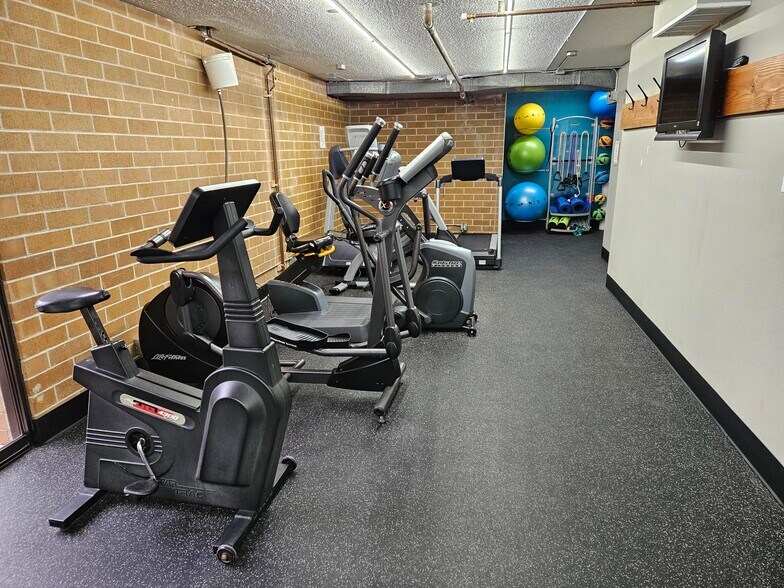 Fitness Area - 2855 S Monaco Pky