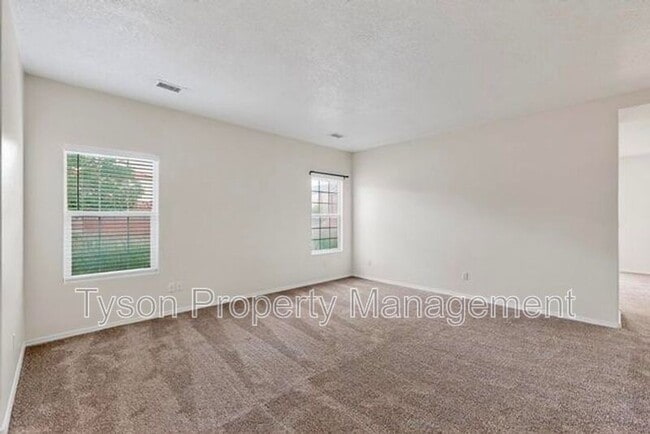 Building Photo - 1032 Clear Creek Ct