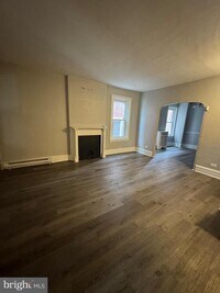 Building Photo - 533 Buttonwood St