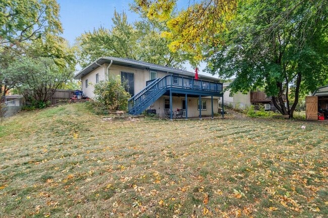 Building Photo - 6367 Zinnia Ln N