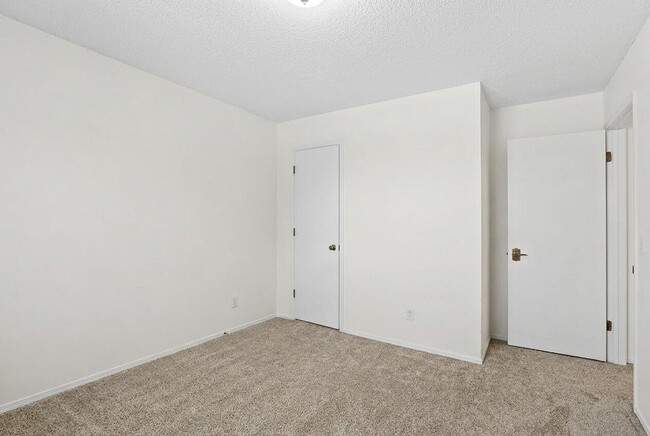 Building Photo - 3008 Matador Dr NE