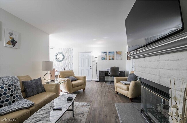 Building Photo - 101 Luna Way