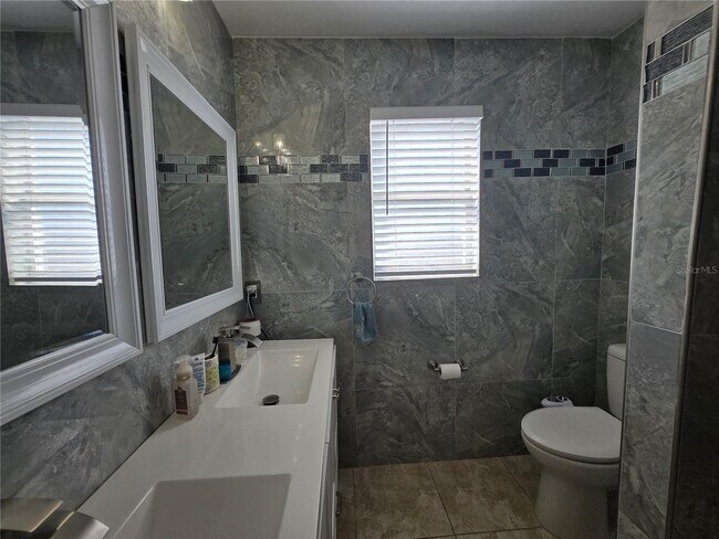 Building Photo - 2405 Placid Way