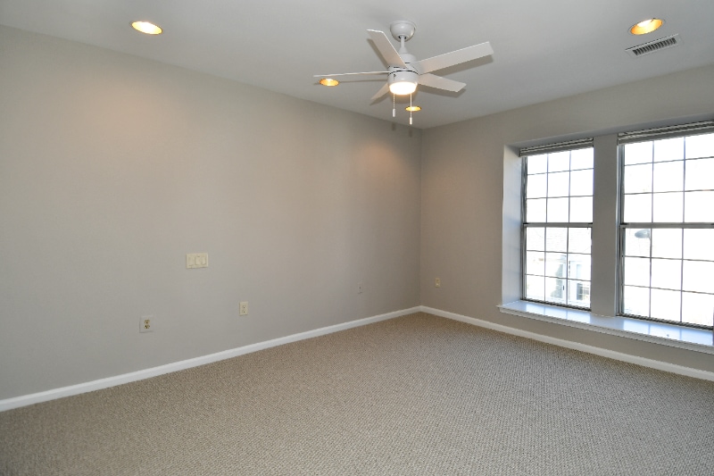 Building Photo - 4520 28th Rd S