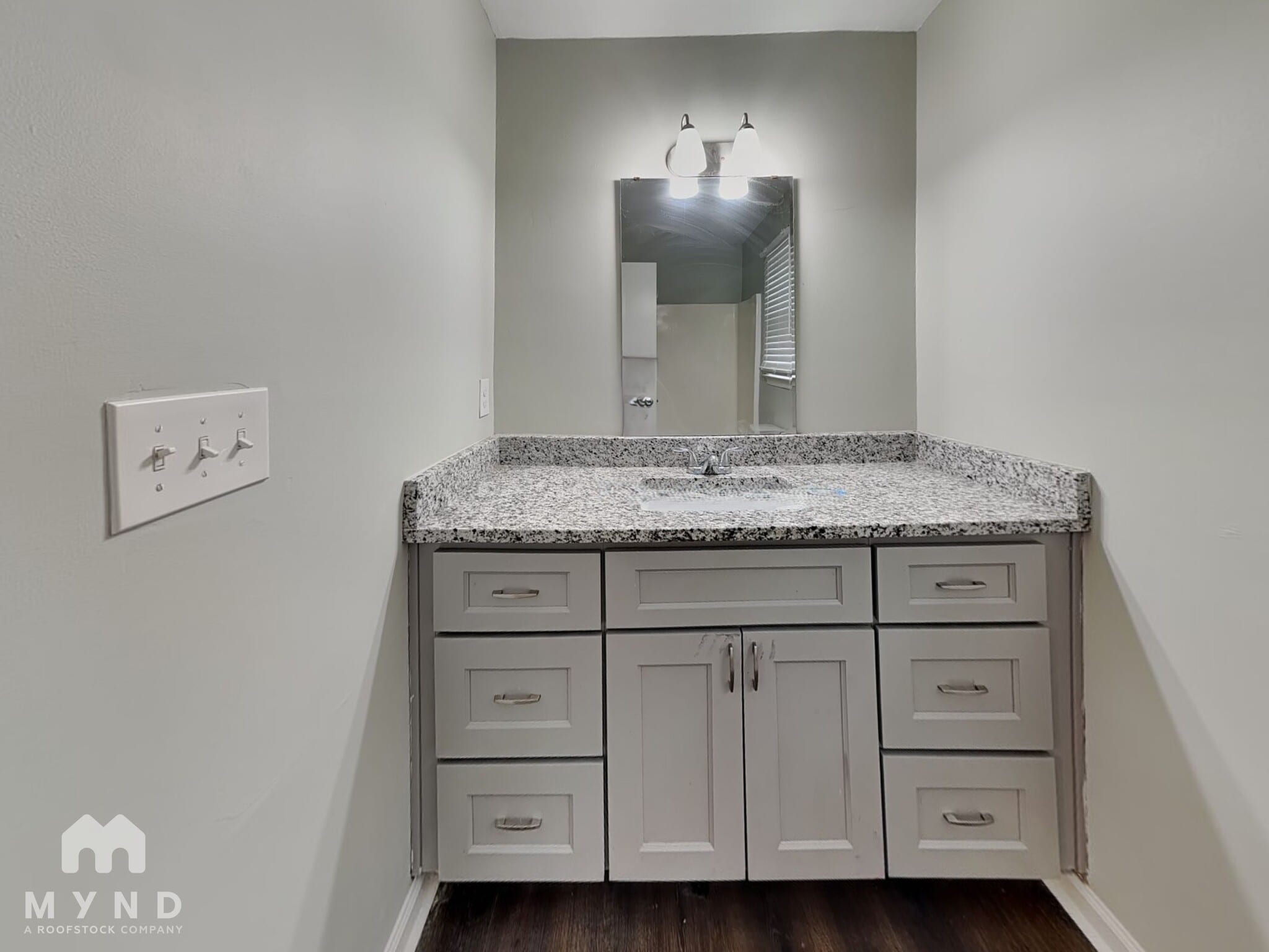 Building Photo - 5037 Huntingcreek Dr