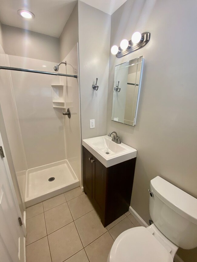 Building Photo - Cute and Cozy Updated 3 bedroom Home