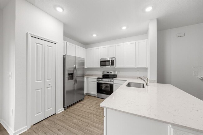 Building Photo - 4903 SW 81st Lp