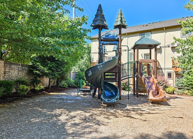 Building Photo - 588 SW 197th Pl