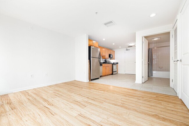 Building Photo - Modern Studio in Park Terrace | Water Incl...