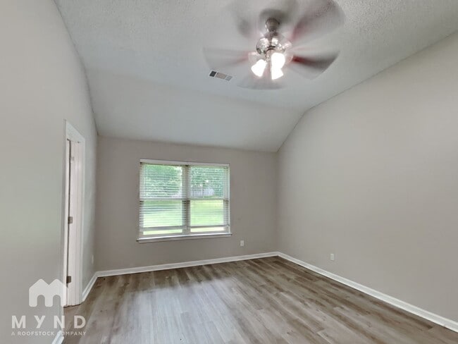 Building Photo - 15 Rolling Oaks Dr