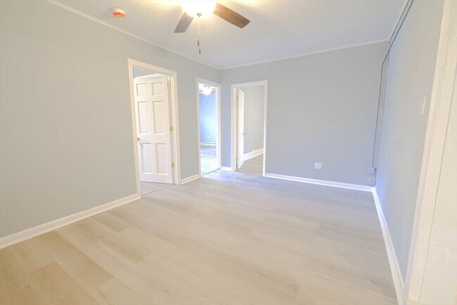 Building Photo - 105 Clarendon St