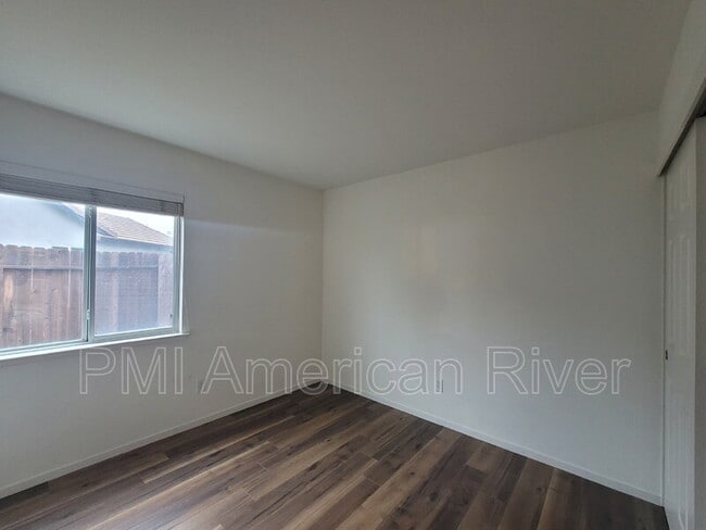 Building Photo - 8695 Misty Ct