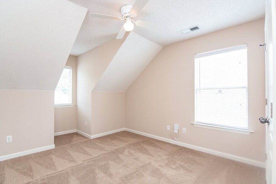 Building Photo - 1506 Lawson Dr