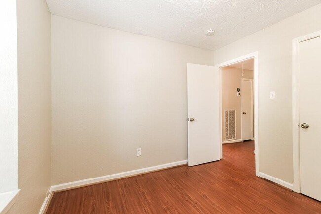 Building Photo - 11711 Spruce Mountain Dr