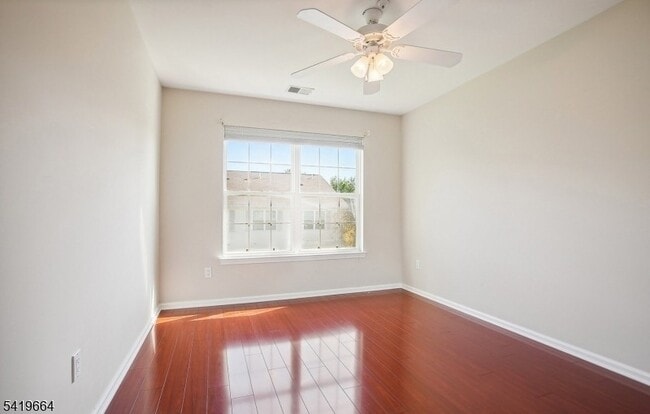 Building Photo - 157 Potomac Dr