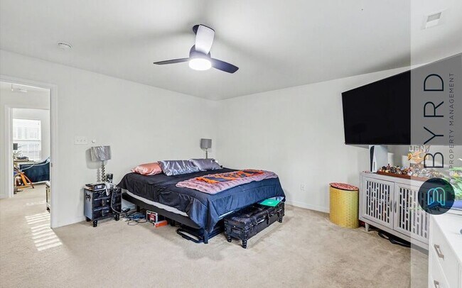 Building Photo - 7413 Nicklaus Cir