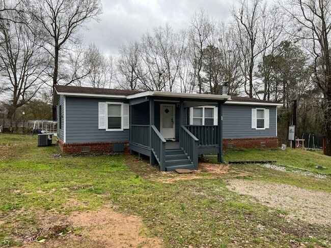 Primary Photo - Nice 3 Bedroom 2 Bath Available in Moundvi...