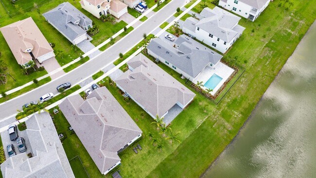 Building Photo - 5579 Liberty Ln