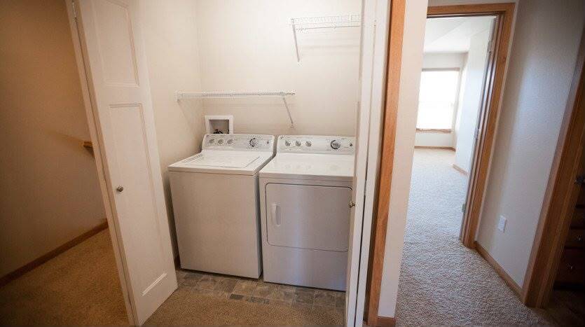 Building Photo - 949 Ryan Ct