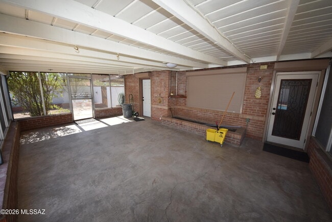 Building Photo - 6502 E Cooper St