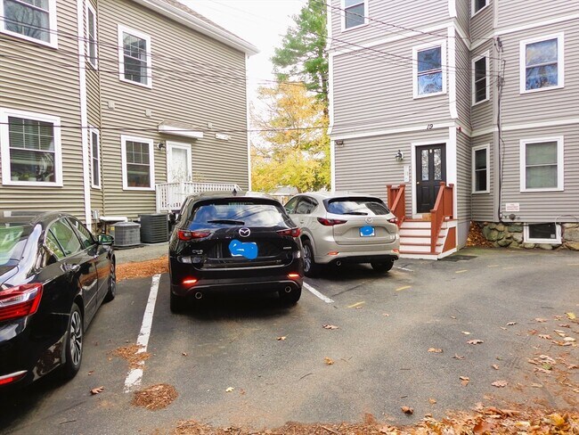 Building Photo - 17 Robbins St