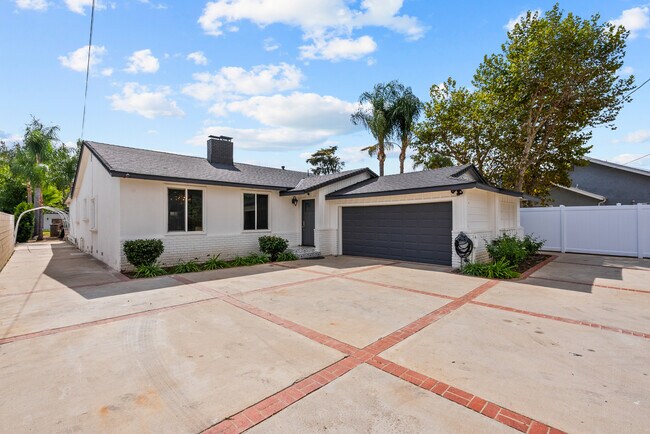 Building Photo - 23036 Burbank Blvd