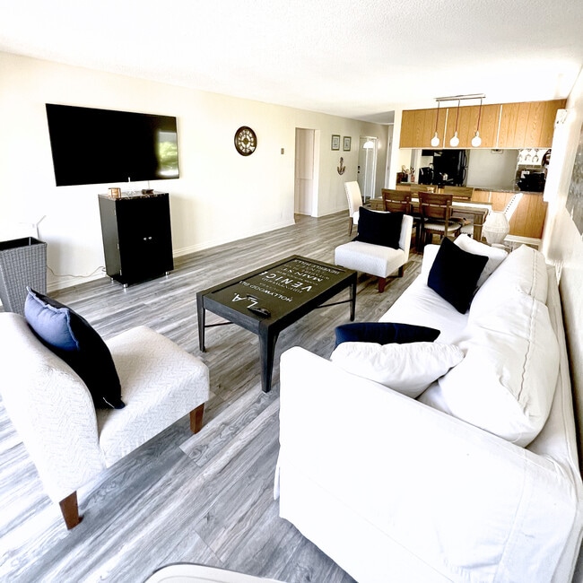 Building Photo - Hermosa Palm Haven