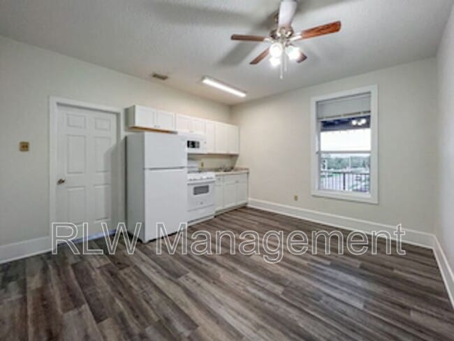 Building Photo - 11 N Central Ave