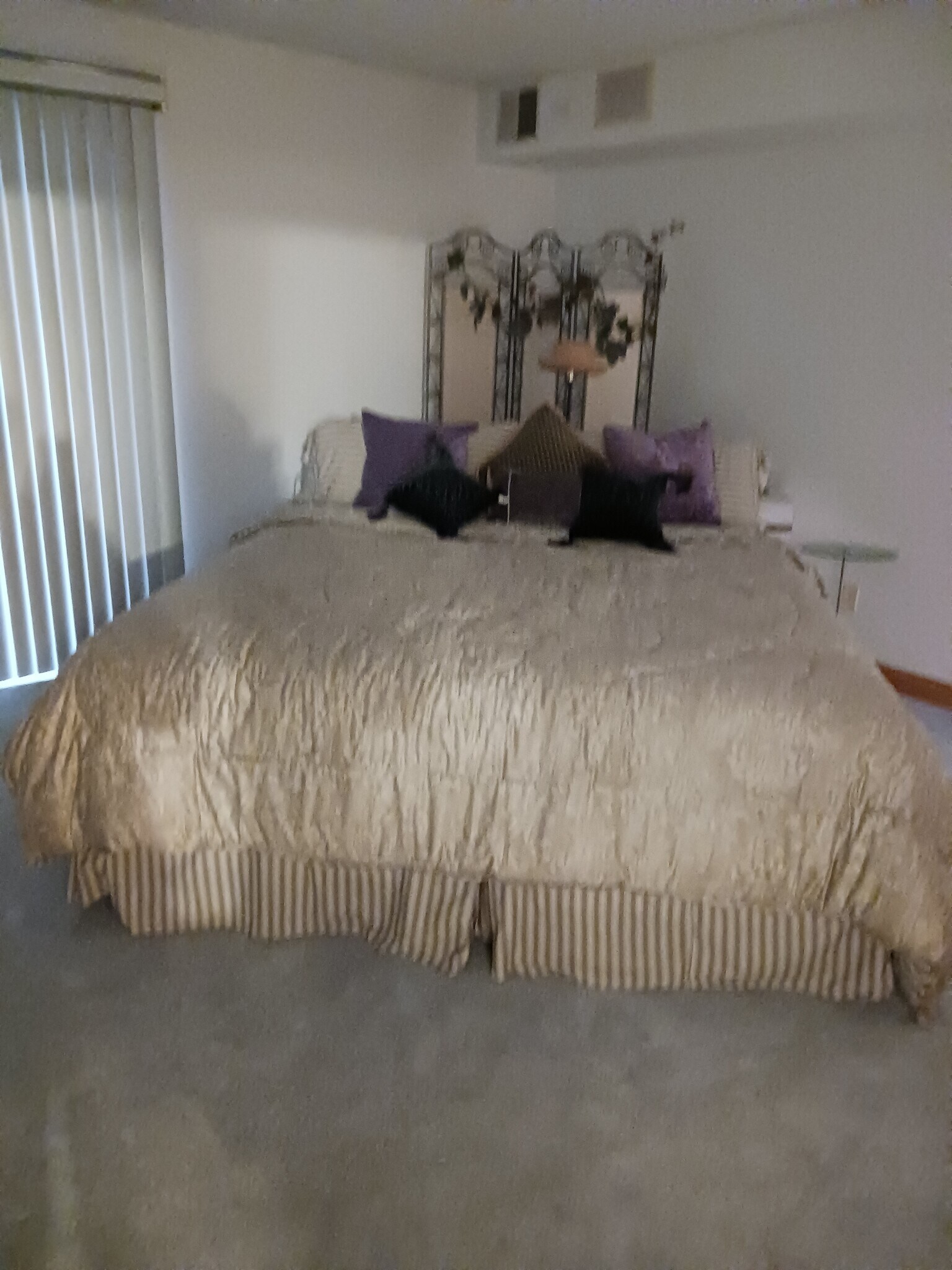 Building Photo - 10515 W Grand Ave