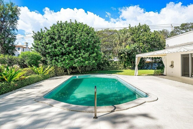 Building Photo - 157 Wells Rd