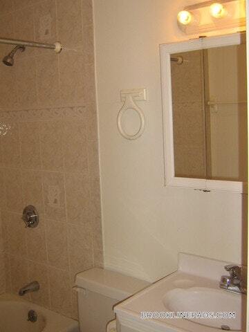 Building Photo - 214 Freeman St