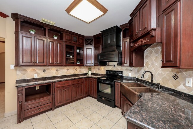 Building Photo - 6514 Grande Bay