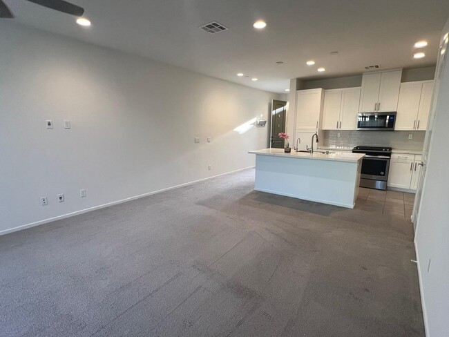 Building Photo - 1170 Via Sandia