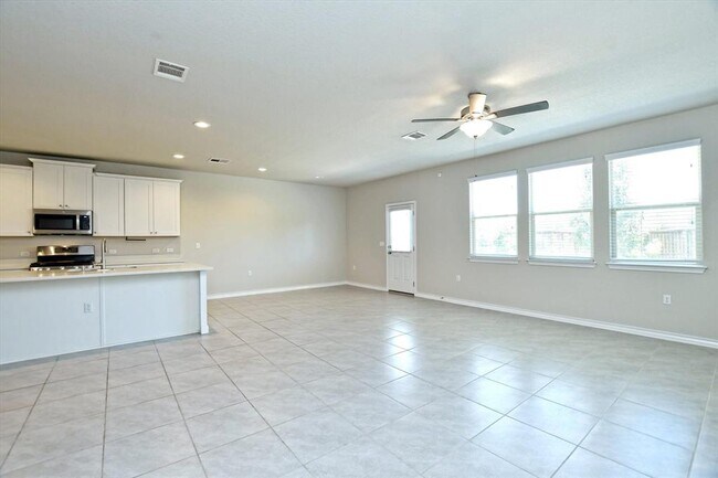 Building Photo - 11732 Saddle Rock Dr