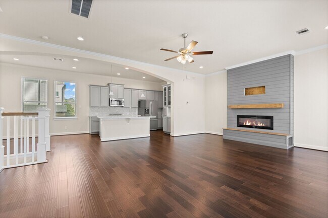 Building Photo - 2021 Cambridge Heights Pl
