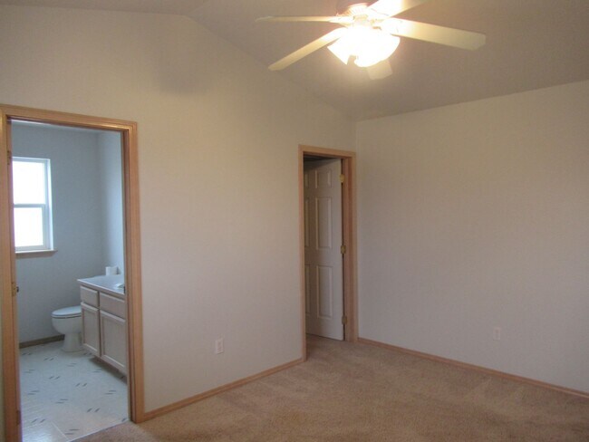 Building Photo - Beautiful home in Fieldstone Post falls