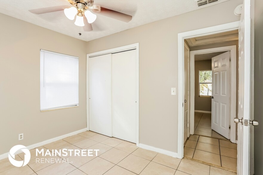 Building Photo - 1411 Palmdale St