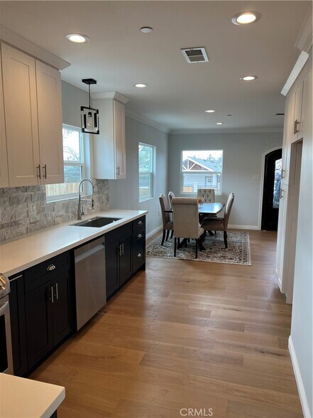 Building Photo - 515 Archwood Pl