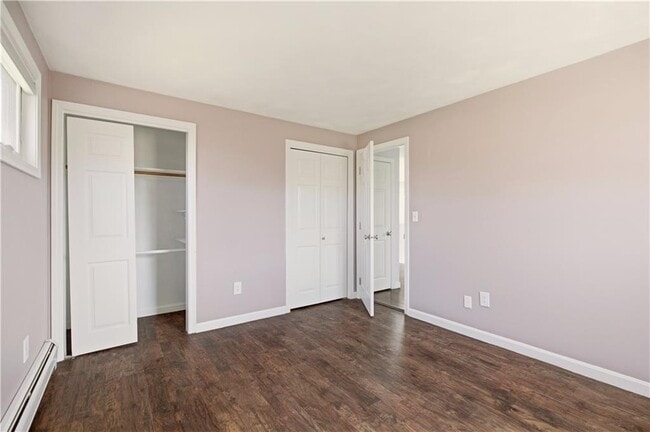 Building Photo - 102 Easton Ave