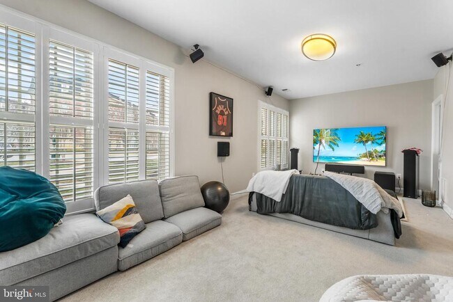 Building Photo - 726 River Mist Dr